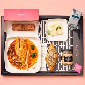 Plateaux-repas gastronomiques : l’expérience étoilée livrée au bureau